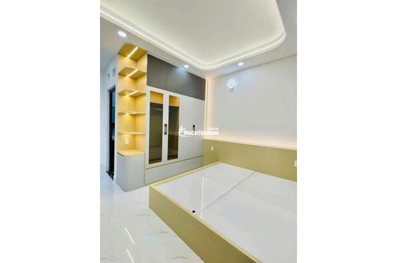 Bán nhà mặt đường trước nhà rộng hơn 10m, hẻm 8m ô tô tránh nhau, Lê Văn Quới, 8,8 tỷ